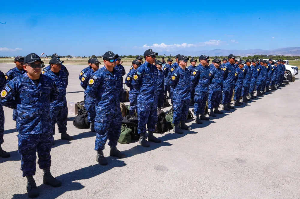 El Salvador envía tropas militares a Haití, EL EXPRESO