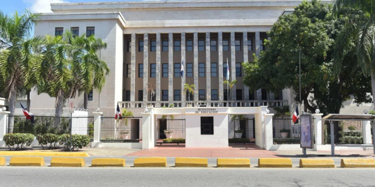Ministerio de Educación presentará el lunes informe de cumplimiento sobre Evaluación del Desempeño Docente ante Comisión Ejecutiva, el expreso
